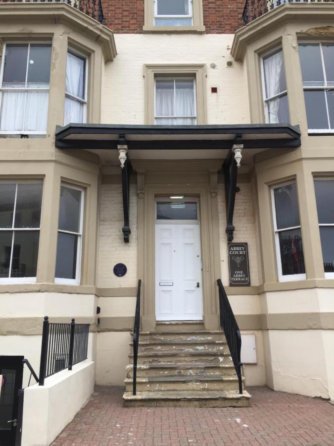 Apartment One Abbey Court
