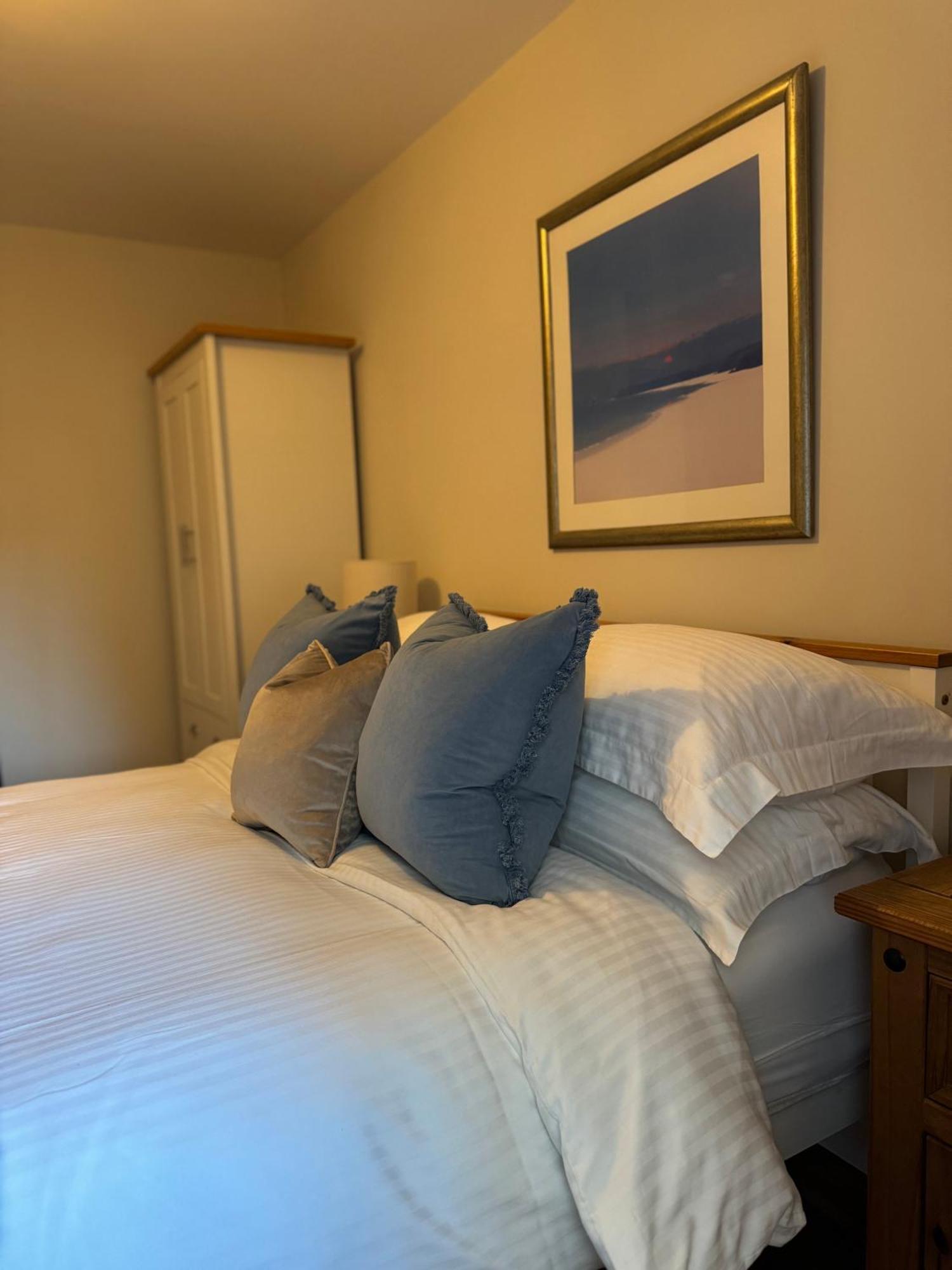 One Abbey Court Apartment