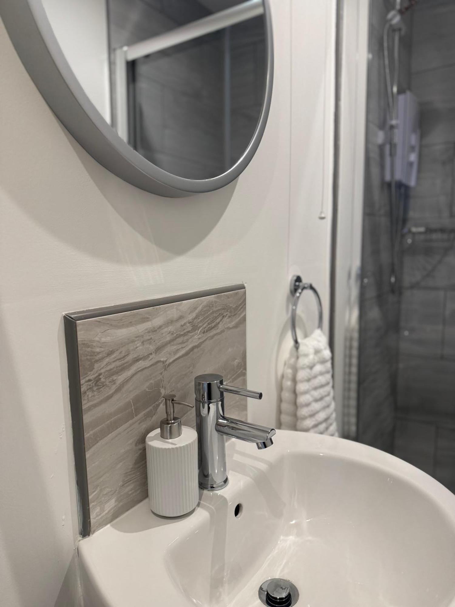 One Abbey Court Apartment *
